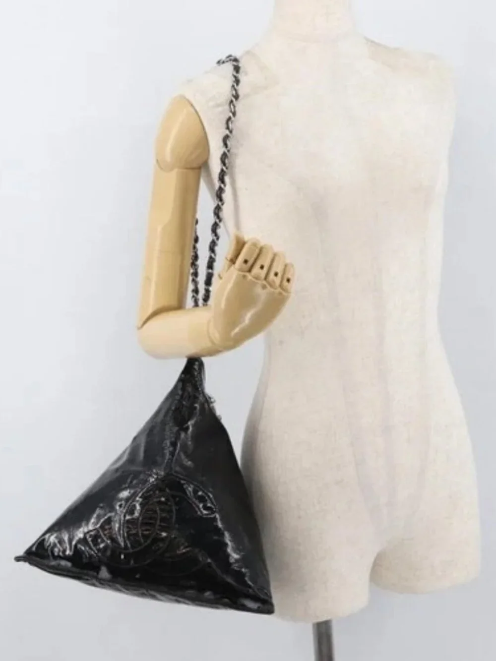 CHANEL Chain Shoulder Bag Patent leather Black Silver CC Auth 140118